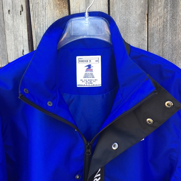 NWT Forever 21 USPS Graphic Reflective Trim Jacket - Picture 5 of 8